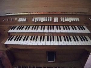 Livinston Choral 30 church Organ